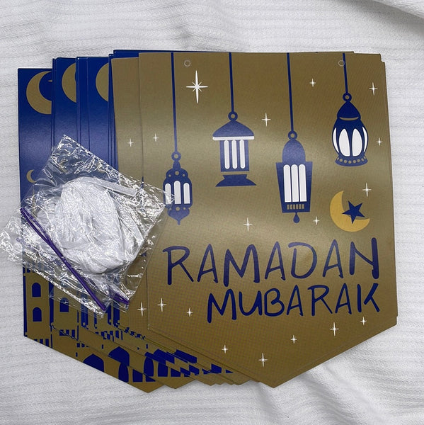 Hanging Gold Ramadan Mubarak 18 pc with string